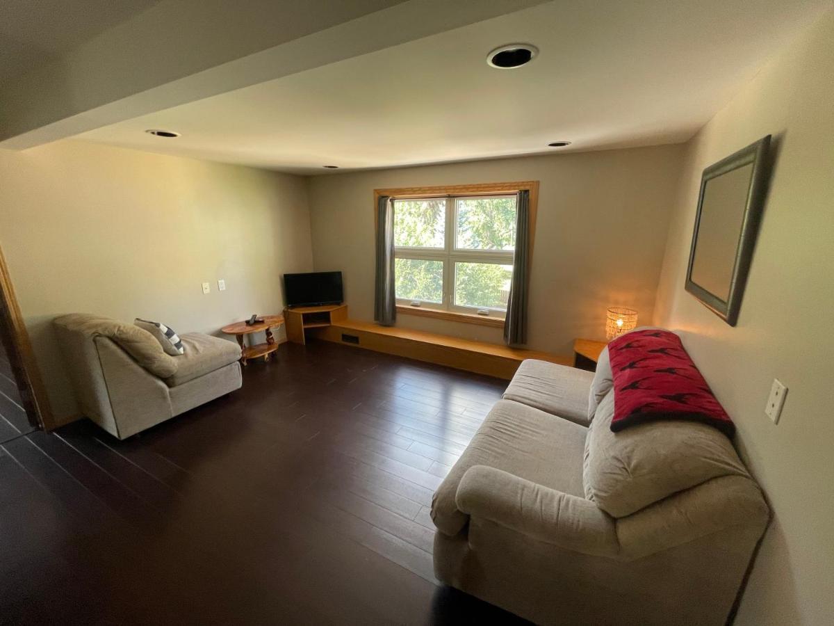Blaeberry Valley Vacation Rentals Голден Экстерьер фото